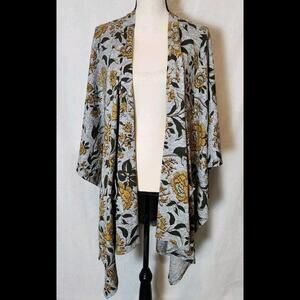 Song N Spirit Floral Knit Wrap Shawl Size 0/S Gray Yellow Pockets Boho